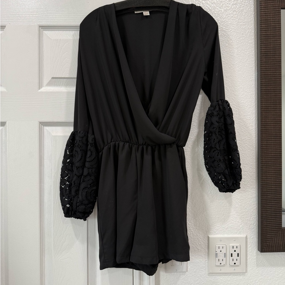 Black V-Neck Romper with Lace Balloon Sleeves